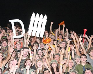 Crowd calls for Mooney defense