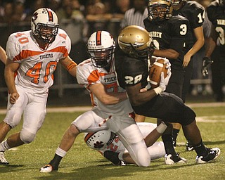 ROBERT K. YOSAY | THE VINDICATOR --..Howland Tigers vs Warren G Harding Raiders @ Warren ..--30-..(AP Photo/The Vindicator, Robert K. Yosay)