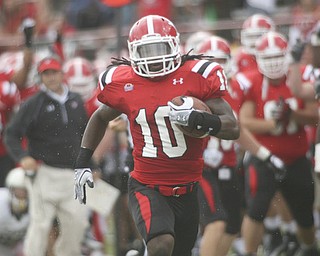 ROBERT K. YOSAY | THE VINDICATOR..Josh Lee scampers down the sidelines as he scampers 96 yards for a td ..-30