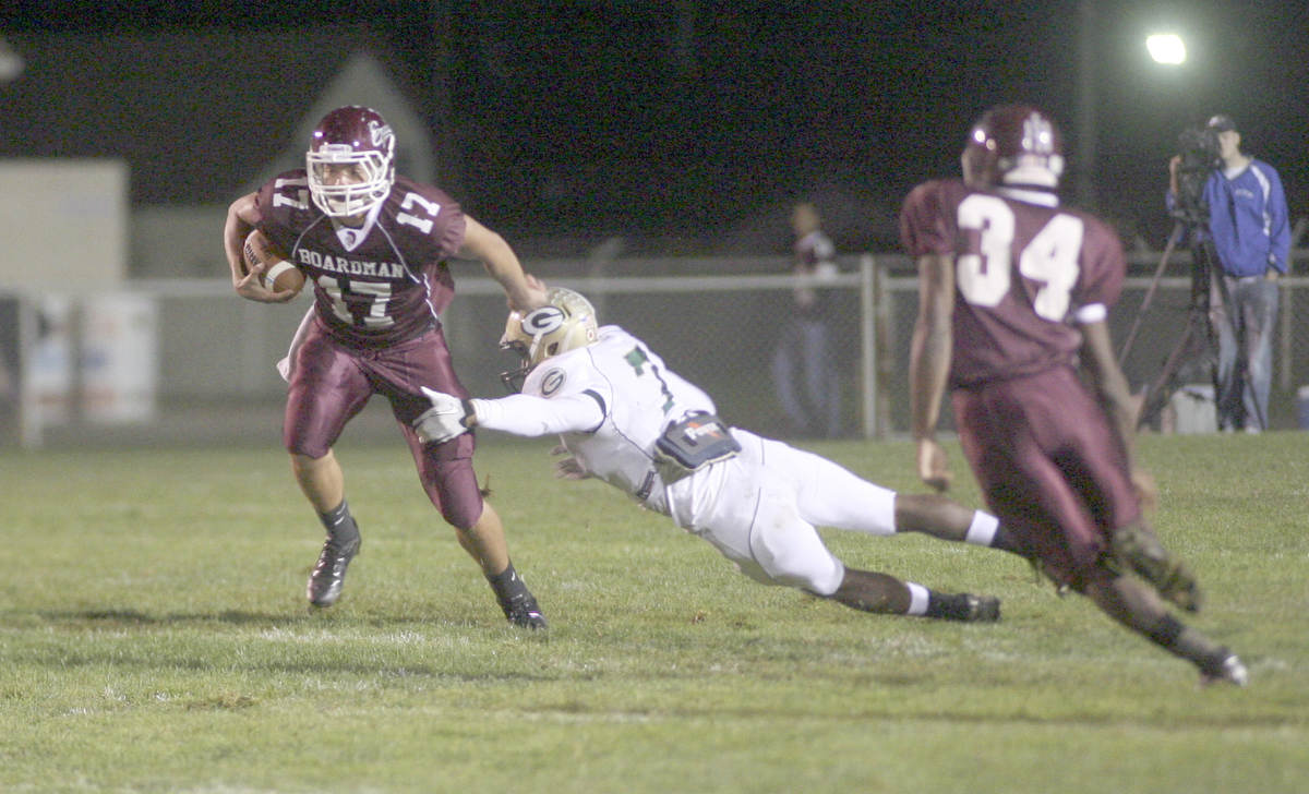 ROBERT  K.  YOSAY  | THE VINDICATOR --..Glen Oak vs Boardman at Boardman High School -..--30-..(AP Photo/The Vindicator, Robert K. Yosay)