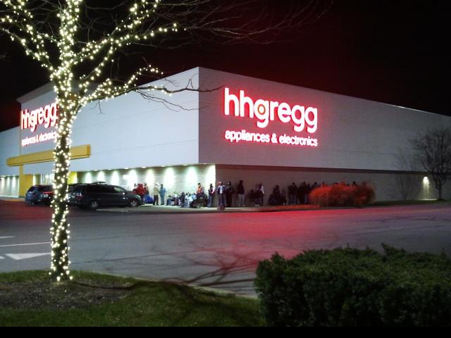 A line is starting to form at hhgregg but it's dwarfed by the Best
 Buy line which is now behind the building