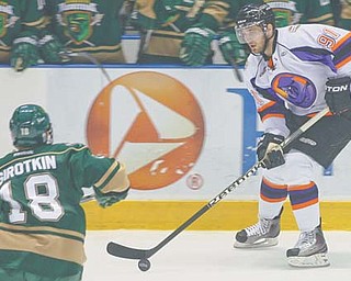 The Youngstown Phantoms traded forward Zach Tatrn (91) to the Corpus Christi IceRays of the North
American Hockey League to make room for forward Zach Evancho, formerly of the Buffalo Jr. Sabres
Under-18 AAA team, who was signed Tuesday. The Phantoms also added former Omaha Lancers forward
Jonathan Liau to the roster Monday for whom they traded their fi fth-round pick in the spring draft.