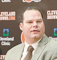 Cleveland Browns GM Tom Heckert said Thursday the team will not join the chase for Peyton Manning, but
are in the hunt for Robert Griffin III.