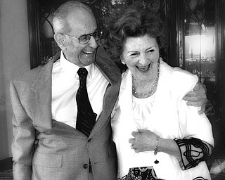 Monica Smith sent us this laughing couple.