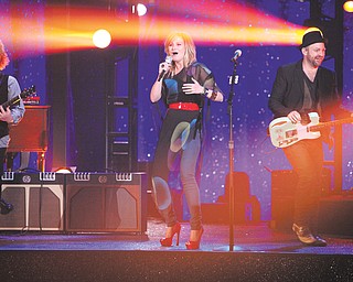 Jennifer Nettles, left, and Christian Bush comprise country superstar duo Sugarland. The country-music act will come to Covelli Centre on Friday as the second stop on its tour.