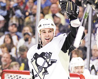 Unlike other stops in Steve Sullivan’s 17-year career, big things are expected from the Pittburgh Penguins hockey club, and the expectation going into every postseason is clear: to win the Stanley Cup.
