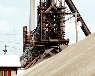 RG Steel will shut down its Warren plant early next month.