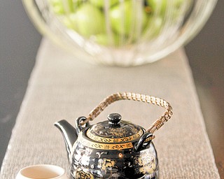 This photo shows tea that is offered to Chinese travelers upon check-in at the W Times Square in New York. Major hotel brands are catering to the needs of Chinese tourists.