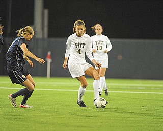 Pitt senior Ashley Cuba (4), a Cardinal Mooney High graduate, needs one point to tie the school’s career scoring
record.