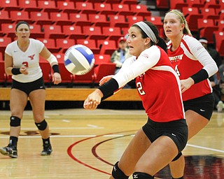 MADELYN P. HASTINGS | THE VINDICATOR

Alexis Egler passes the ball during the YSU Loyola game.
