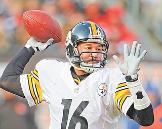 Pittsburgh Steelers quarterback Charlie Batch passes against the Cleveland Browns in the second quarter of an NFL football game on Sunday in Cleveland. The Steelers lost to the Browns for the first time since 2009.