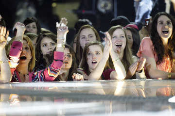 William D.Lewis the Vindicator  Fans cheer during Rascal Flatts show at the Covelli 2-21-13.