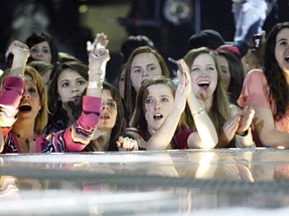 William D.Lewis the Vindicator  Fans cheer during Rascal Flatts show at the Covelli 2-21-13.