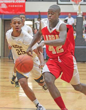 LaBrae’s Marcell Richardson (42) outraces Beachwood’s Julio Stevens (25) to the ball in their Division III regional final in Canton. LaBrae won, 59-30, to advance to the state tournament in Columbus.