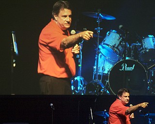 Kelli Cardinal/The Vindicator
Neal Jeffrey speaks to a large crowd Saturday during the Men's Rally in the Valley at the Covelli Center in Youngstown. Jeffrey is a teaching minister at Prestonwood Church in Dallas, Texas.