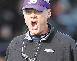 Larry Kehres, who won 11 NCAA Division III championships in 27 seasons and compiled a 332-24-3 record,
is stepping down as football coach of the Mount Union Purple Raiders, but will remain athletic director.
