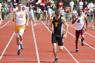 Andrew O'Leary competes in the 400m dash at the state track and field finals at Jesse Owens Memorial Stadium, Columbus, OH, Saturday, July 8, 2013.