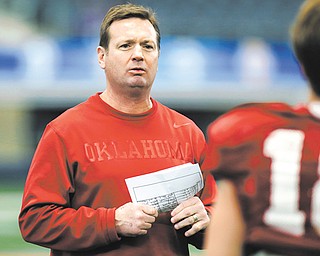 The home of Oklahoma head football coach and Cardinal Mooney grad Bob Stoops was burglarized on Wednesday.