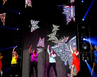 MADELYN P. HASTINGS | THE VINDICATOR..(L-R) Aubrey Cleland, Angie Miller, Candice Glover, Kree Harrison, Janelle Arthur, and Amber Holcomb perform in the American Idol Live! tour at the Covelli Centre on Sunday, August 25, 2013.... - -30-..