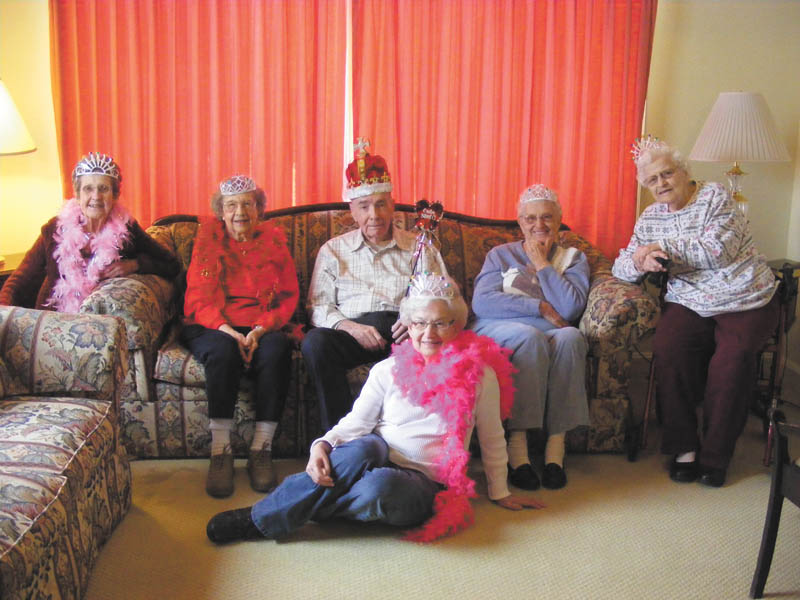 SPECIAL TO THE VINDICATOR
Roy Dye, center, recently was chosen Valentine’s Day King at the Century House of Salem. From left are the queens, Jean Holt, Pat Wilde, Dye, Anna Mae Wutrick and Helen Bass. In front is Grace Donohue.