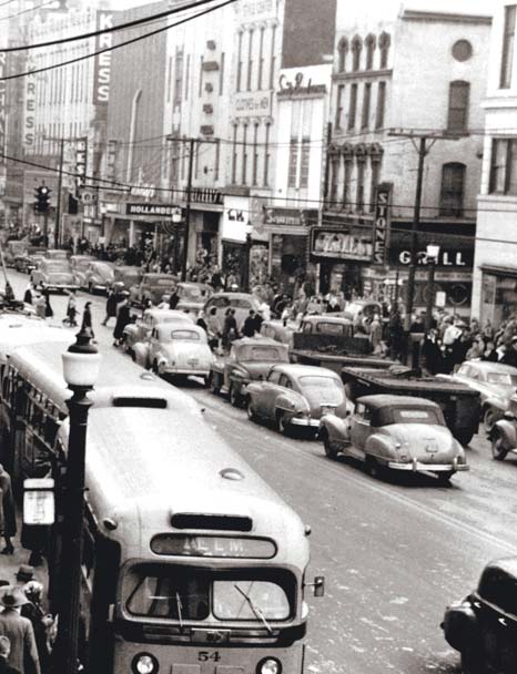 Crowds filled downtown’s West Federal Street in December 1950.