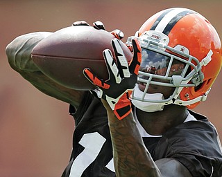 Browns wide receiver Josh Gordon makes a catch during team activities at the team’s facility in Berea on Tuesday. Gordon, who is awaiting a possible second NFL drug suspension, was cited for speeding last week and could be running out of chances in Cleveland.