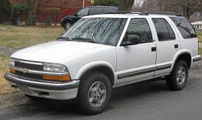 1999 Chevrolet Blazer similar to the vehicle that police are searching for in connection with the death of Mark Westfall in Struthers.