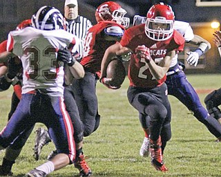 Struthers running back Luke Witkowski (27) carries against Niles during a game last season. The 19-year-old Witkowski’s legal battle with the OHSAA ended Monday in a court ruling that will allow him to play starting in Week 3.