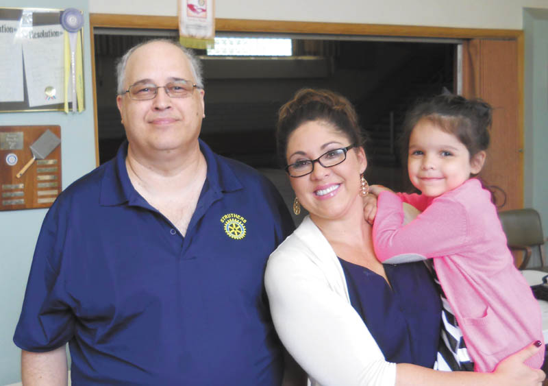 SPECIAL TO THE VINDICATOR
Jennifer Brindisi and her daughter, Ella, were guests at a recent Struthers Rotary meeting. Brindisi is a Struthers graduate and former Rotary scholarship winner. She spoke to the club about her job at 21 WFMJ-TV, her travels geographically and professionally and how important home is to her. From left are Tom Baringer, Rotarian; Brindisi and her daughter.