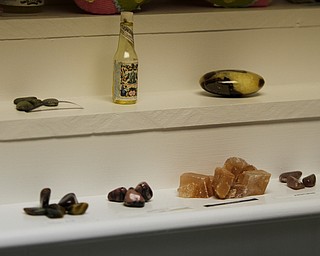        ROBERT K. YOSAY  | THE VINDICATOR..Deana Tareshawty  is a Spiritualist minister at Bella Nitesh  and offers programs and worshops on healing crystals- .. -30-