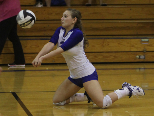 Hubbard's Effie Starheim (2) returns a serve during Thursday evenings matchup against Lakeview at Lakeview High School in Cortland.  Dustin Livesay  |  The Vindicator 09/11/14  Lakeview High School.