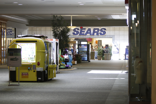        ROBERT K. YOSAY  | THE VINDICATOR..Sears .. the origional stores .... ..It is the 45th anniversary of the Eastwood Mall opening.....-30-