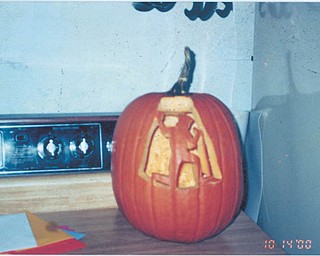 2. Elvis '2000' carved by Chris Higgins.