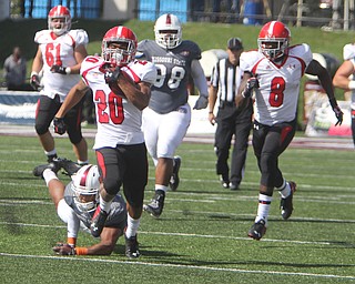 Youngstown State's Jody Webb (20) outruns the Missouri State defense on his way to a touchdown during the first half of Saturday afternoons matchup at Missouri State University.  Dustin Livesay  |  The Vindictor  10/4/14 Missouri.
