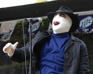 Jeff Lange | The Vindicator  Particle17's Chuck Shaffer sings during the band's performance of Led Zeppelin's The Ocean, Sunday afternoon at the Lawn-Con in Youngstown.