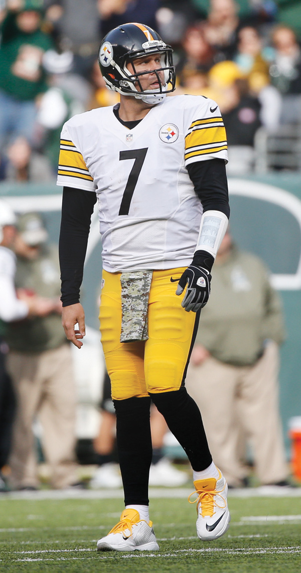Steelers QB Ben Roethlisberger reacts after a fumble in the first half of Sunday’s game against the New York Jets in East Rutherford, N.J. The Jets stunned the Steelers, 20-13