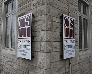        ROBERT K. YOSAY  | THE VINDICATOR..Bruce Beard and Dan Osborn... with  Lewis Institute in Trinity United Methodist Church..-30-.