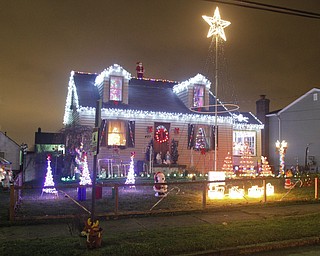        ROBERT K. YOSAY  | THE VINDICATOR...Christmas Decorations on N Hazelwod In Youngstown.
