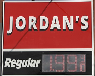 William D. Lewis The Vindicator  Abdalla Shakhatreh, owner of Jordan's GasMart on Market St in Youngstown, talks about gas being below $2/gallon 12/29/14.