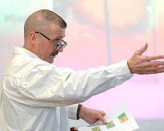 Jeff Lange | The Vindicator  Tim Parks of the Ohio Valley Giant Pumpkin Growers speaks to members about growing strategies during Saturday's seminar in Canfield.