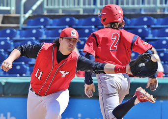 Jeff Lange | The Vindicator  Youngstown first baseman Brent Gillespie (11) reaches out for a throw from third as UIC's David Cronin safely runs to first base in the top of the seventh inning of their game at Eastwood Field, Sunday, March 29, 2015.