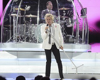 Katie Rickman | The Vindicator.Rod Stewart performs at the Covelli Centre August 24, 2014.
