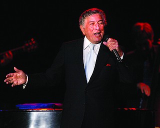 TONY BENNETT IN DOWNTOWN YOUNGSTOWN COVOCATION CENTER - robertkyosay 10/30/2005