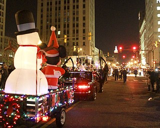 William d Lewis The Vindicator 2015 Younstown ChristmasParade12-4-15.