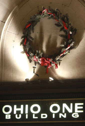 William DLeiws the vindicator  A wreath decorates the Ohio One Building in Youngstown.
