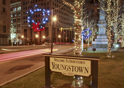 William D Lewis The Vindicator  Downtown Youngstown light up for the holidays.