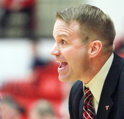 William d Lewis the vindicator   YSU womens basketball coach John Barnes during 1-7-16 game.