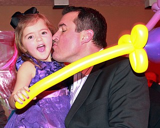 William D Lewis The Vindicator Ron Nelson and his daughter Harper, 4, during 2-11-16 Boardman Park Father Daughter Dance.