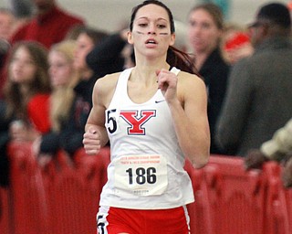 William d Lewis the vindicator  YSU's  Jen Shiley heads for a win in prelims of 400 Sat 1-27-16 at YSU