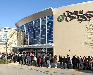 William d Lewis the vindicator  Crowd waits to go through security at Covelli Centre for 4-23-6 Barry Manilow show.